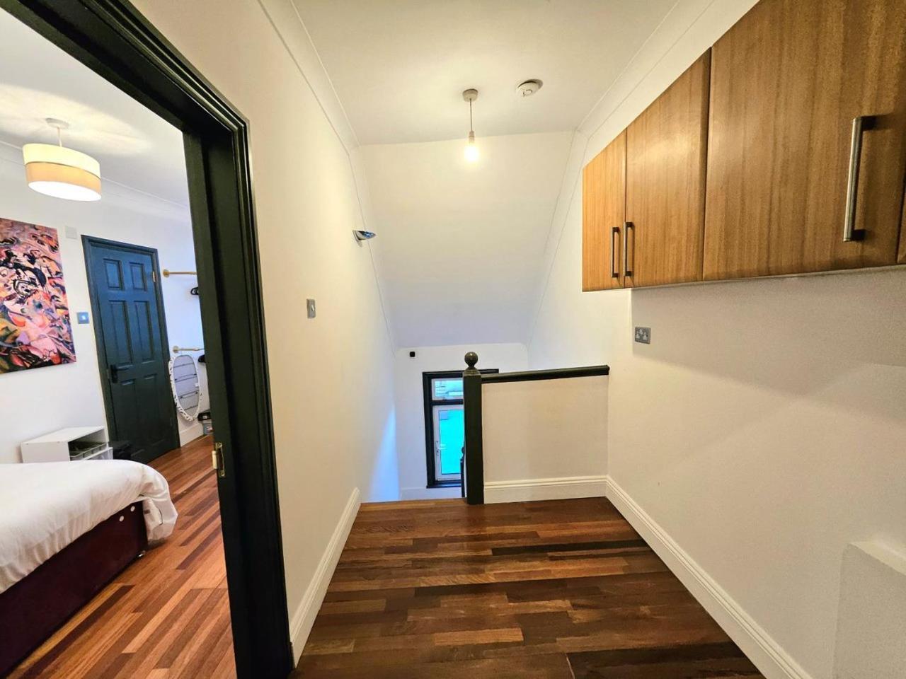 Sensational London-callcott Apartment
