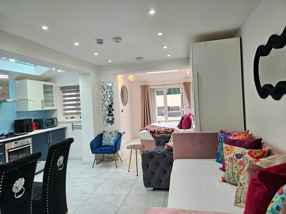 Sensational London-callcott London