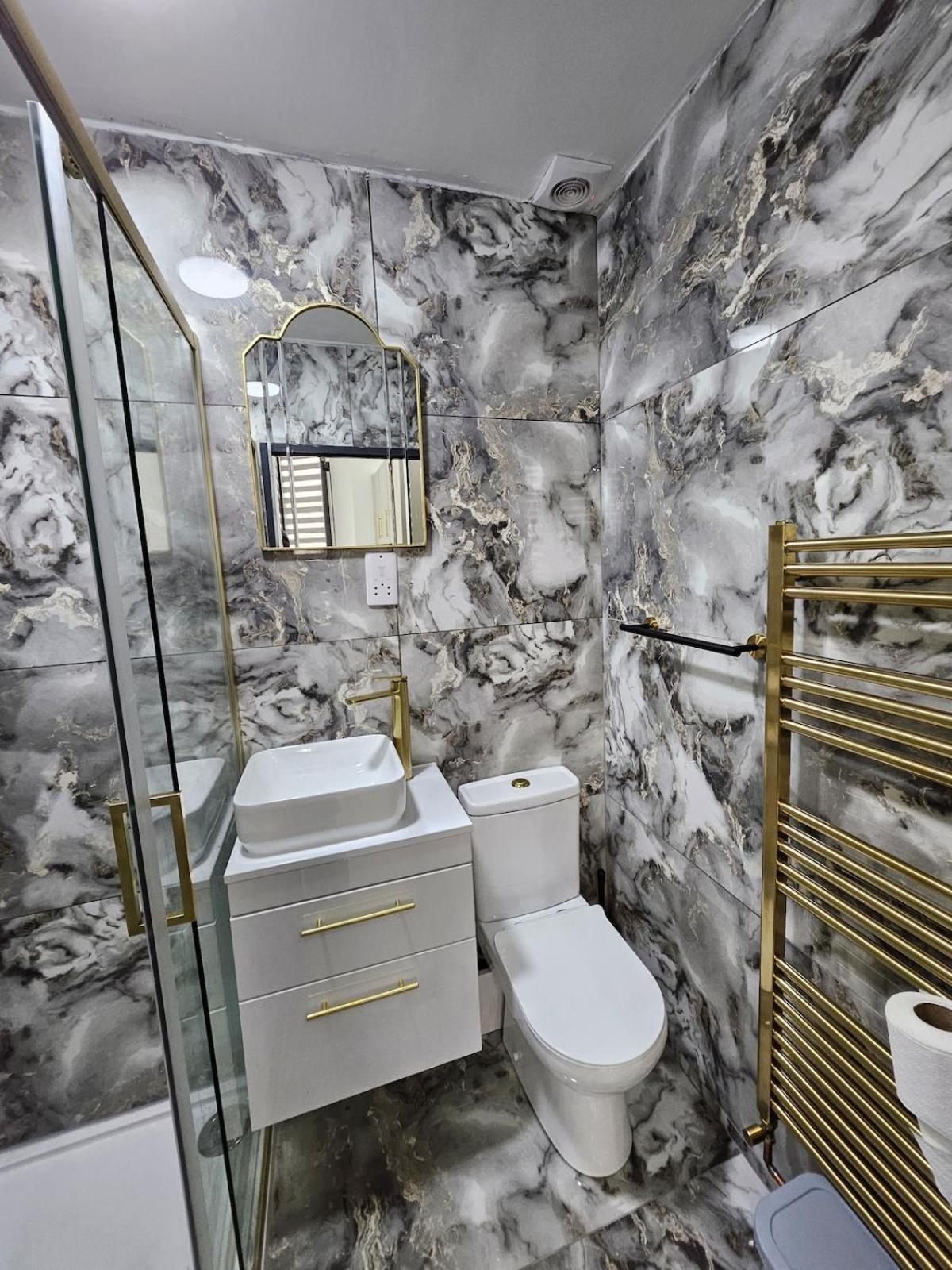 Sensational London-callcott London
